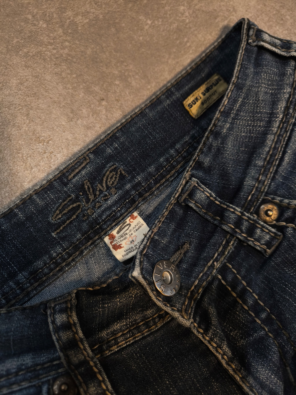 Silver Jeans Co. Suki Surplus W25 L31 Bootcut Jeans Y2K Dark Wash