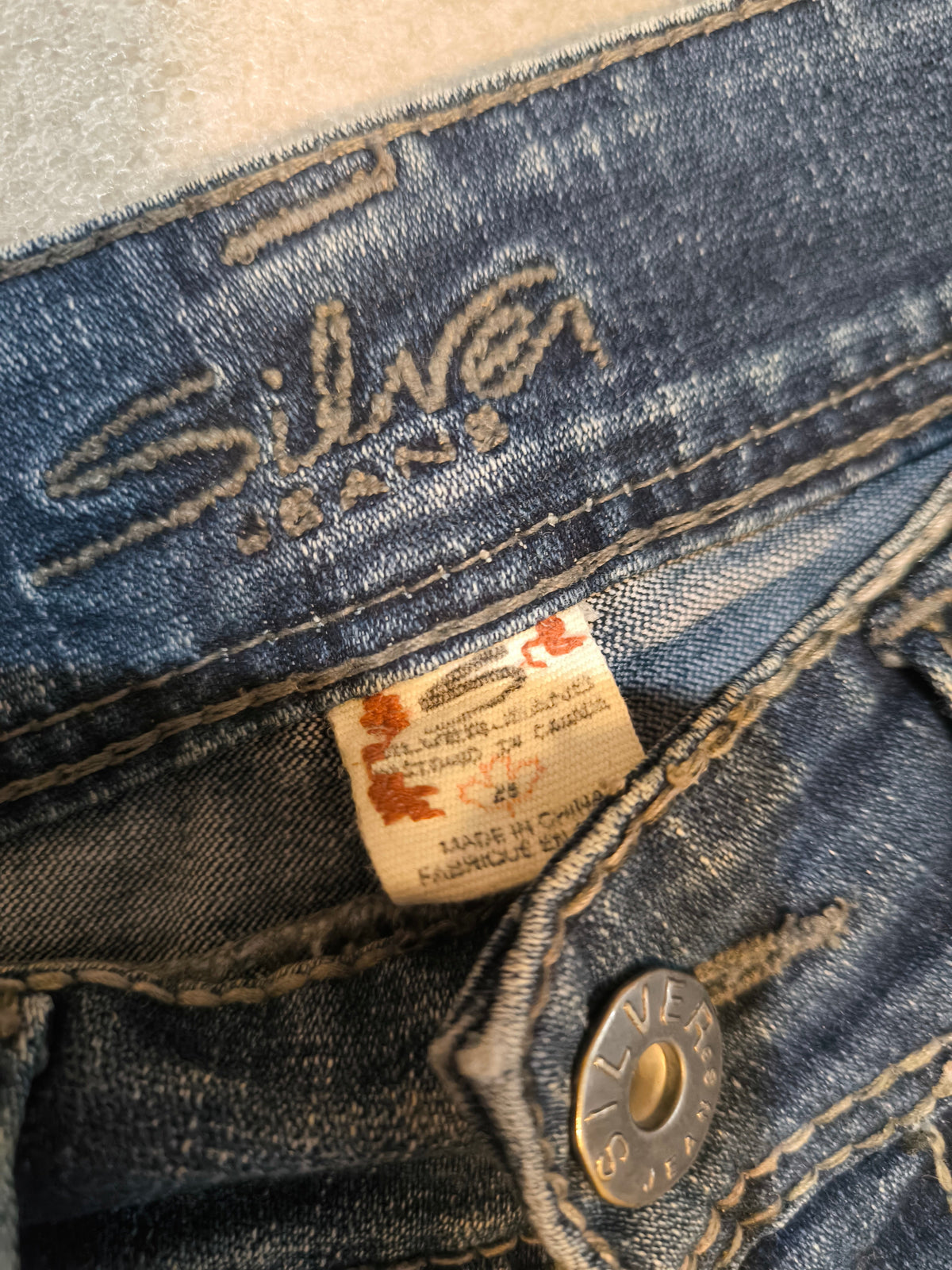 Silver Jeans Co. Suki Surplus W25 L31 Bootcut Jeans Y2K Dark Wash