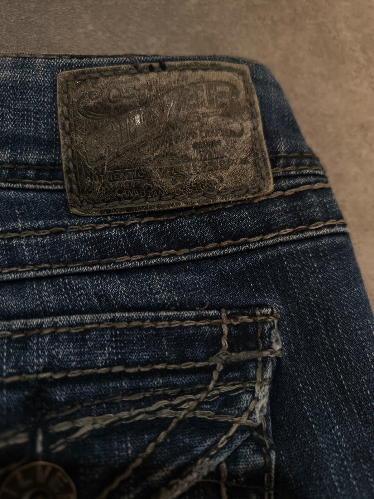 Silver Jeans Co. Suki Surplus W25 L31 Bootcut Jeans Y2K Dark Wash