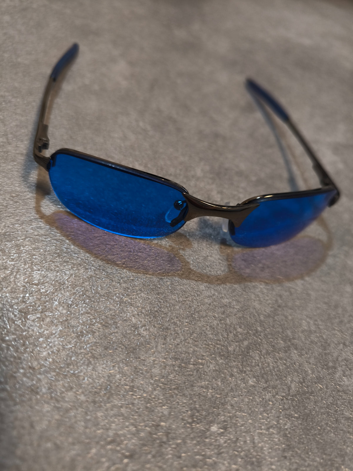Y2K Sonnenbrille Blau verspiegelt Metall Retro 2000s Cyber Sport