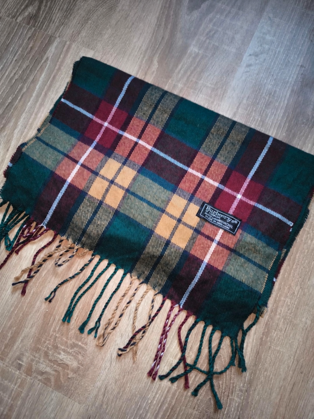 Burberrys Vintage Schal Grün/Bordeaux - 100%
Lambswool- Made in England